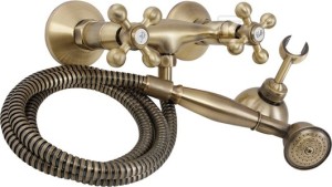 Bateria natryskowa STILO ścienna z zestawem natryskowym